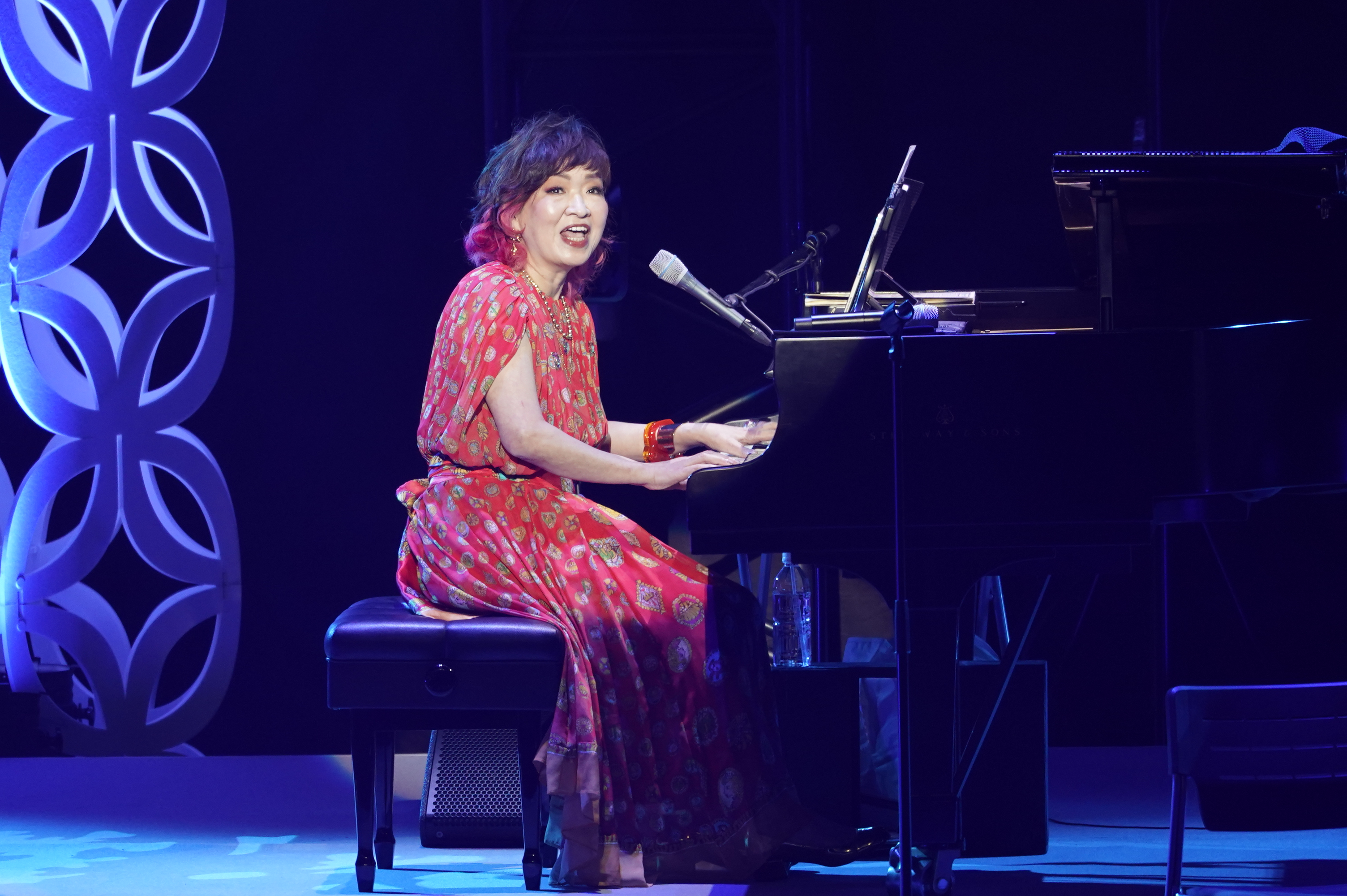 染色作家　宍戸清子　【八月】 清水ミチコ 40th BEST～「SHOW MUST GOING MY WAY」 沼津市民文化